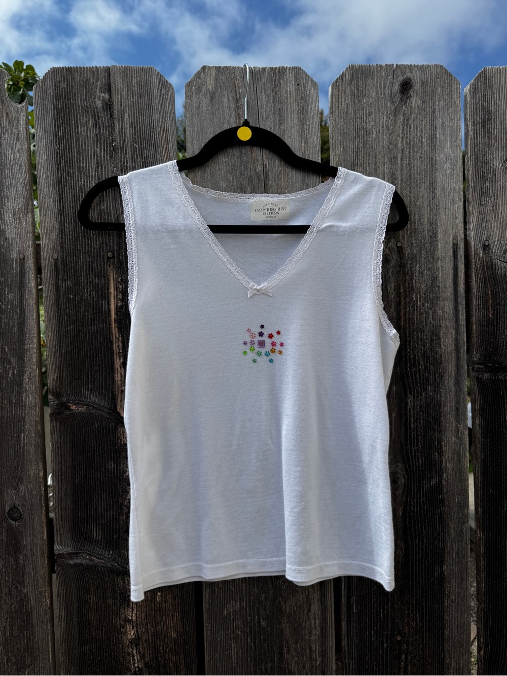 Everything That Glitters White Floral V‑Neck Lace Trim Camisole Tank Top
